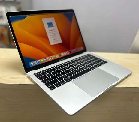 2018 Apple Macbook Pro 13 image 3