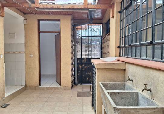 5 Bed Townhouse with En Suite in Lavington image 25