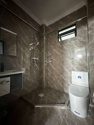 1 Bed Apartment with En Suite in Kilimani image 8
