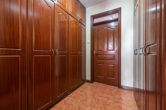 4 Bed Apartment with En Suite at Brookside image 11