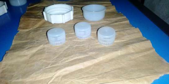 jerrican caps image 6