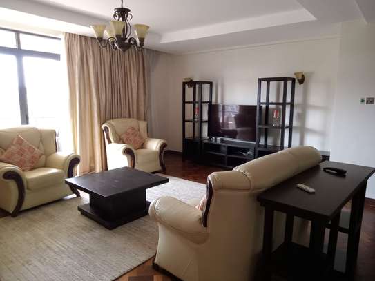 Furnished 3 Bed Apartment with En Suite in Riverside image 8