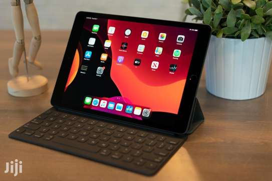 New Apple iPad Wi-Fi 32 GB image 2
