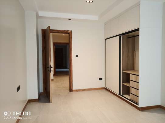 4 Bed Apartment with En Suite at Off Peponi Rd image 4