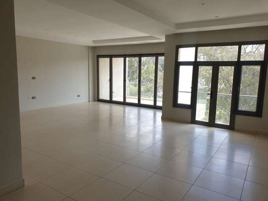 3 Bed Apartment with En Suite in Riverside image 23