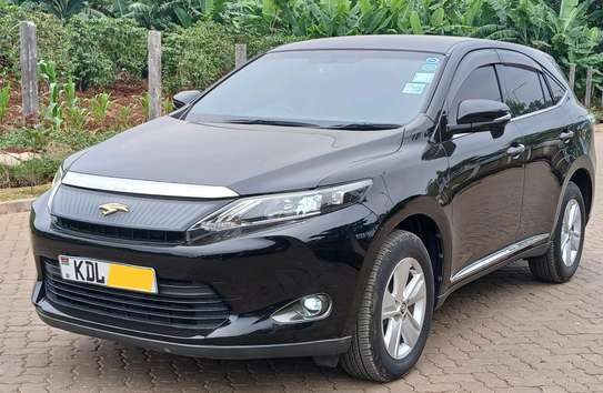 Toyota Harrier image 3