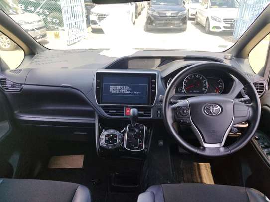 Toyota Noah WxB 2017 Si grade image 4