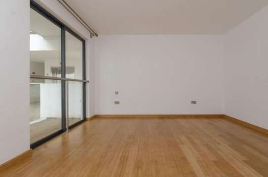 3 Bed Apartment with En Suite in Garden Estate image 8
