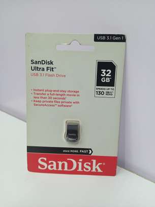 Sandisk 32GB Ultra Fit Flash Drive image 1