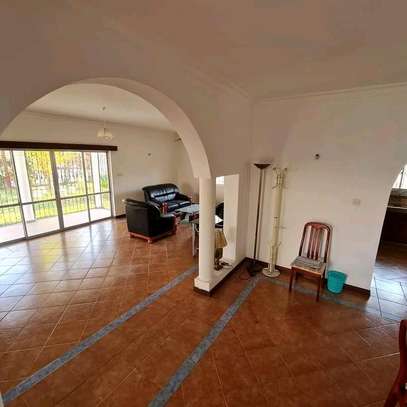 4 Bedroom mansion In a gated estate nyali mombasa image 4