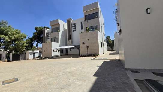 Brand New 5-Bedroom Modern House – Lavington | Rent KSh 500K image 11