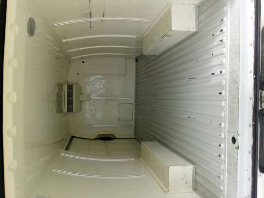 Toyota Hiace freezer image 2