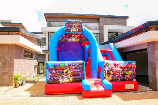 Bouncing castles for hire image 1