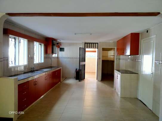 4 Bed House with En Suite in Lake View image 7