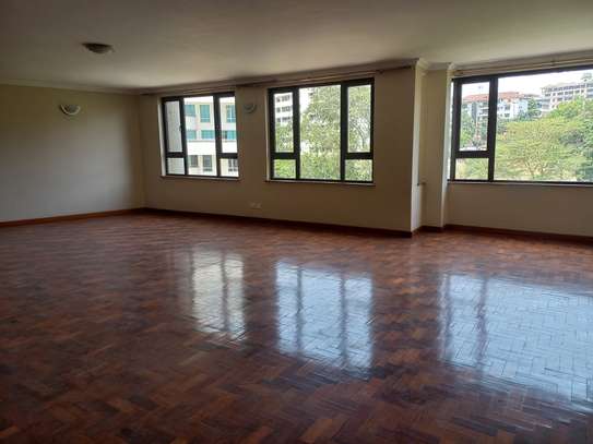 3 Bed Apartment with En Suite in Riverside image 1