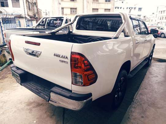 Toyota Hilux double cabin white 2016 4wd option image 20