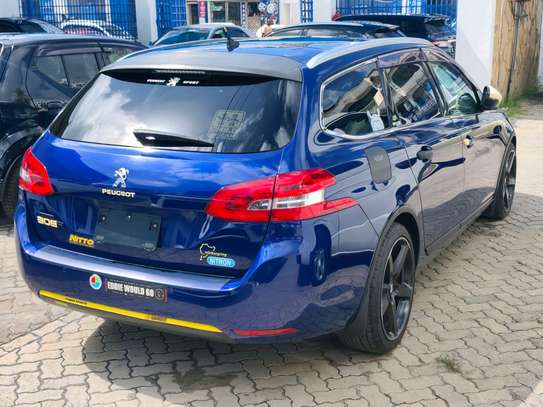PEUGEOT 308 image 8