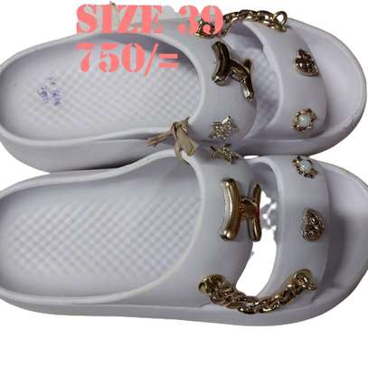 VERY BEAUTIFUL AND QUALITY LADIES SLIDES image 2