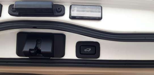 Toyota Landcruiser V8 ZX year 2014 Face-lift full options image 7