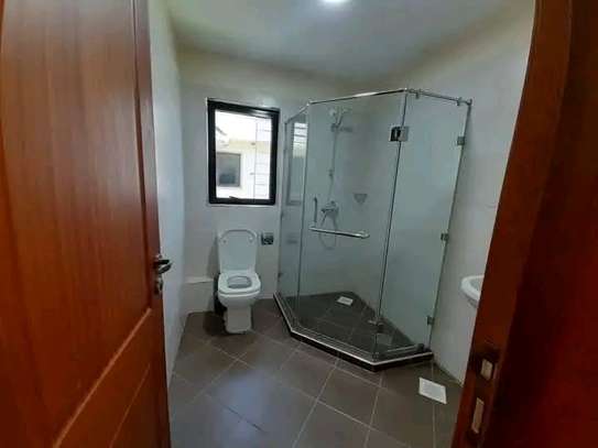 5 bedrooms plus dsq for sale image 8
