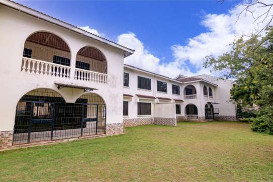 4 Bed Townhouse with Staff Quarters in Nyali Area image 12