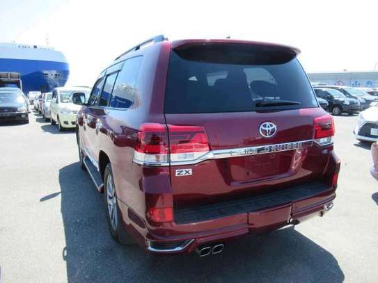 Toyota land Cruiser V8 ZX maroon 2018 image 13