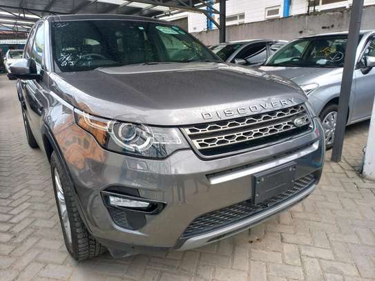 Land rover discovery image 2