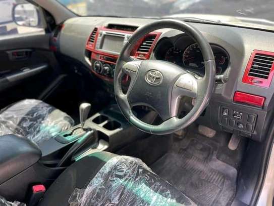 TOYOTA HILUX DOUBLE CABIN 2015 MODEL. image 8