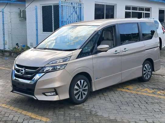 Nissan  Serena hybrid image 5