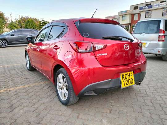 Mazda demio Yom 2015. image 2