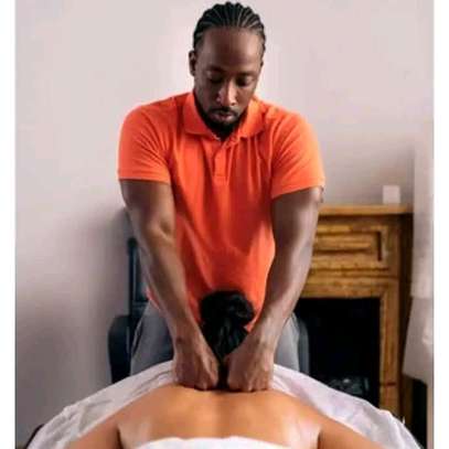 Male masseur at Nairobi image 3