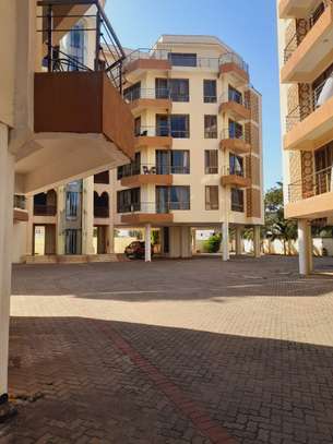 3br apartment plus Sq available for Airbnb in Nyali image 1