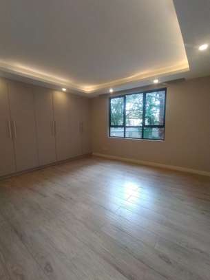 3 Bed Apartment with En Suite in Lavington image 9