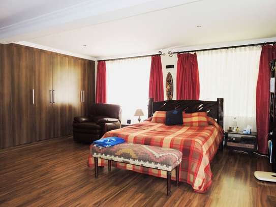 5 Bed Villa with En Suite in Nyari image 20
