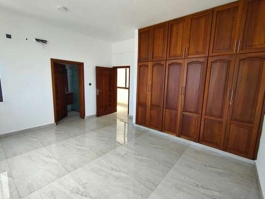 4 Bed Apartment with En Suite in Kizingo image 13