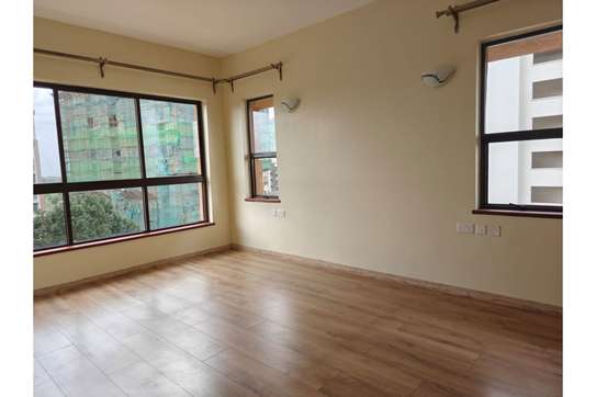 3 Bed Apartment with En Suite in Parklands image 8