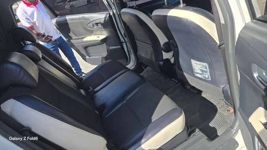 TOyota wish 2018 image 4