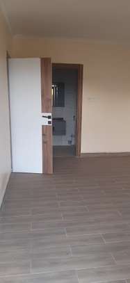 5 Bed Apartment with En Suite at 6Th Avenue Parklands image 13