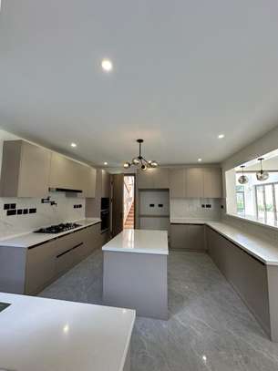 5 Bed House with En Suite at Convent Drive image 15