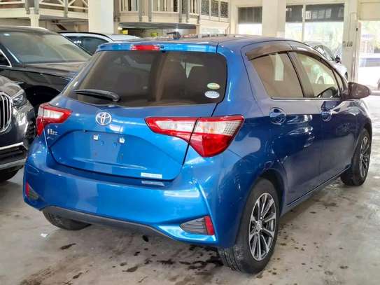 Toyota vitz  blue image 5