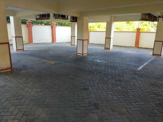 Serviced 1 Bed Apartment with En Suite in Nyali Area image 11