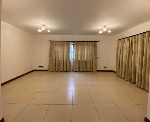 3 Bed Townhouse with En Suite at Mpaka Road image 12