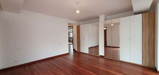 4 Bed Apartment with En Suite at General Mathenge Rd image 1