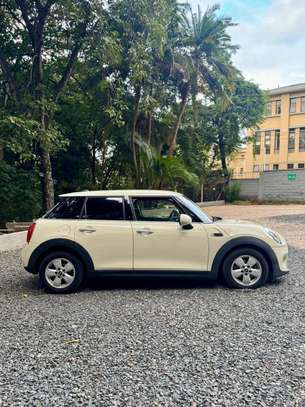 Mini Cooper 2017  model Beige color fully loaded. image 4