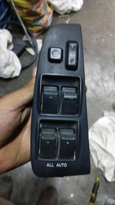Toyota Avensis Main Power Window Switch. image 2