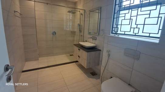 2 Bed Apartment with En Suite at Terrace Close image 2