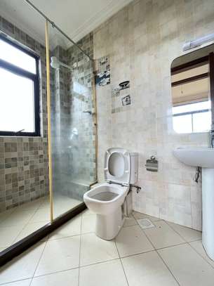 3 Bed Apartment with En Suite in Lavington image 14