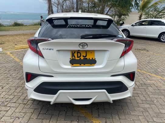 2017 Toyota C-HR 1.2GT Automatic Transmission pearl white image 8
