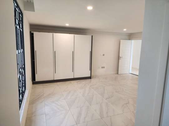3 Bed Apartment with En Suite in Rhapta Road image 20