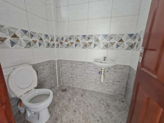 3 Bed Apartment with En Suite in General Mathenge image 7